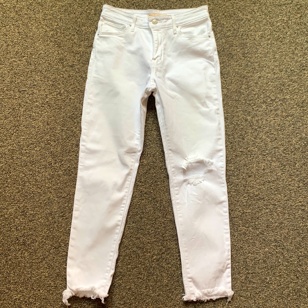 Levi’s Iced Out White 721 High Rise Skinny Ankle Jean in Size 28